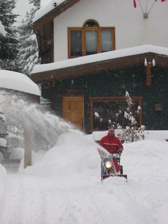 Golden Dreams B&B Whistler Exterior foto